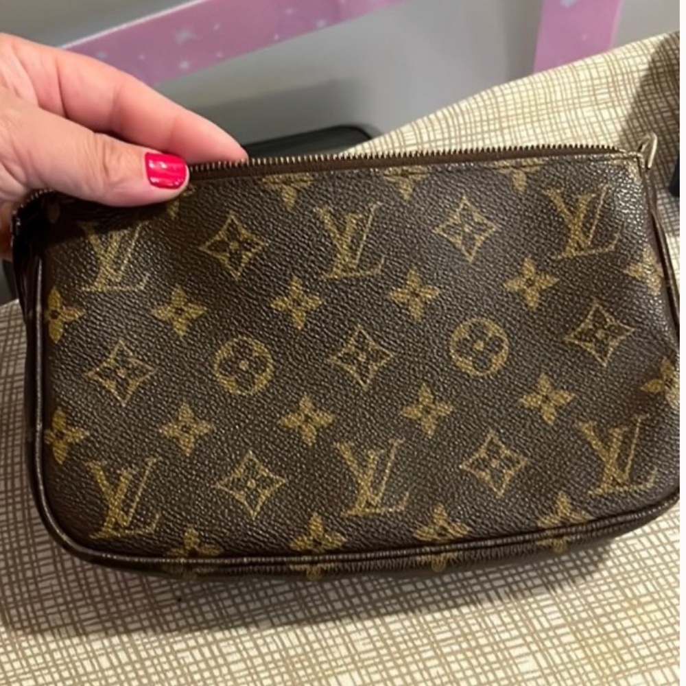 Vintage LV pochette accesoires !